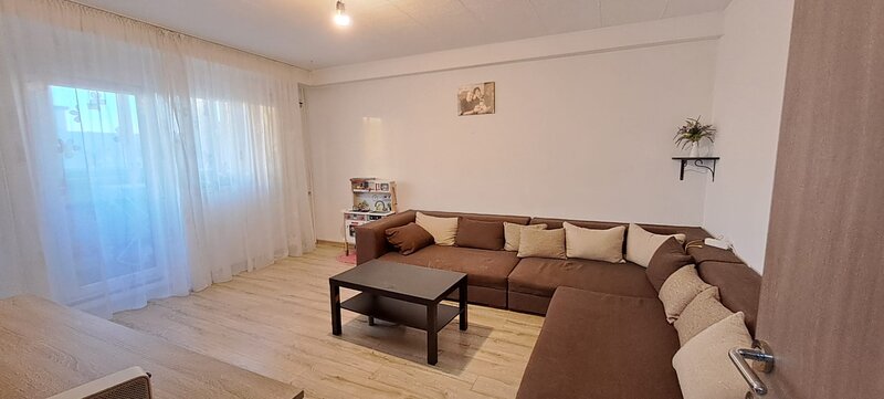 13 Septembrie, Parc Sebastian, bloc 1986, reabilitat, 61 mp, decomandat