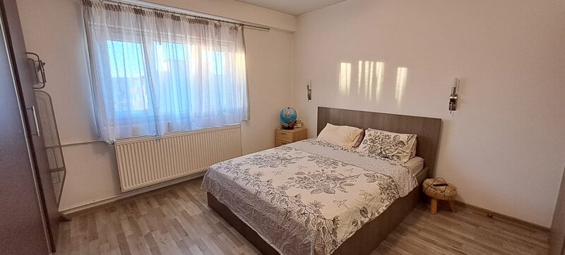 13 Septembrie, Parc Sebastian, bloc 1986, reabilitat, 61 mp, decomandat